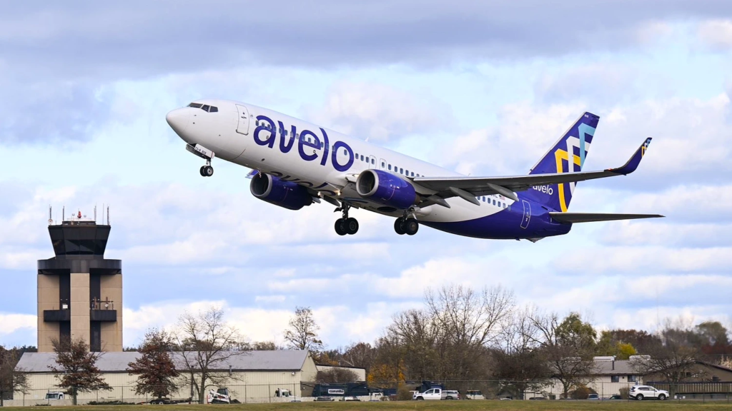 avelo airlines flight schedule